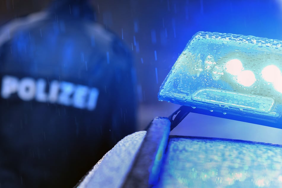 Beamte der Polizei besuchten den Mann nach dem ersten Vorfall zu Hause. (Symbolbild)