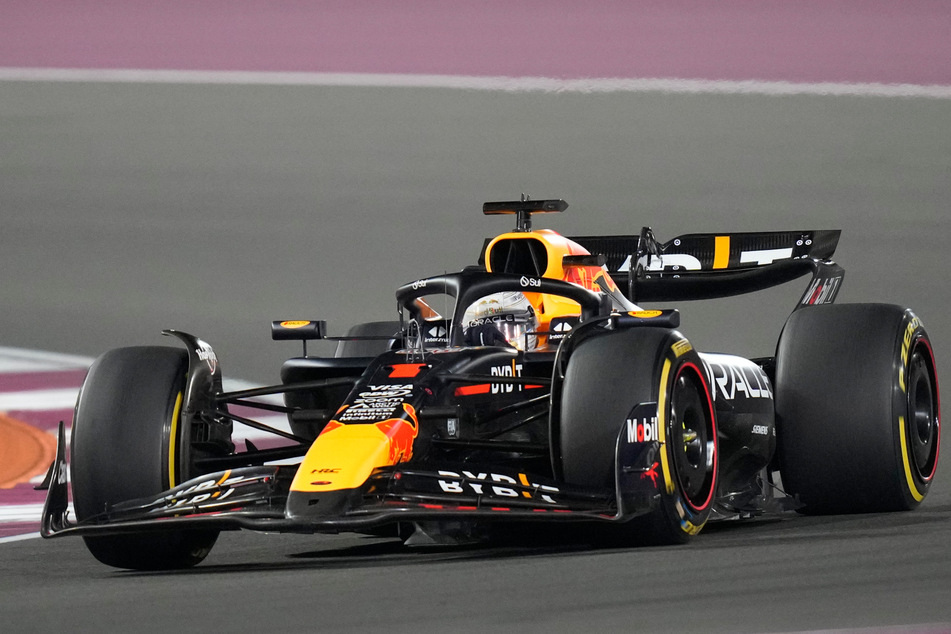 Verstappens Sieg kam durchaus überraschend, seit Monaten gehörte sein Auto ja nicht mehr zu den schnellsten, zum Auftakt in Katar hatte Red Bull zudem arge Probleme.