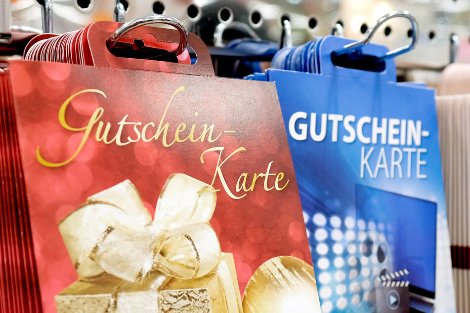 NRW-Ministerpräsident Armin Laschet (CDU) rät dazu, an Weihnachten Gutscheine aus dem Einzelhandel zu verschenken.