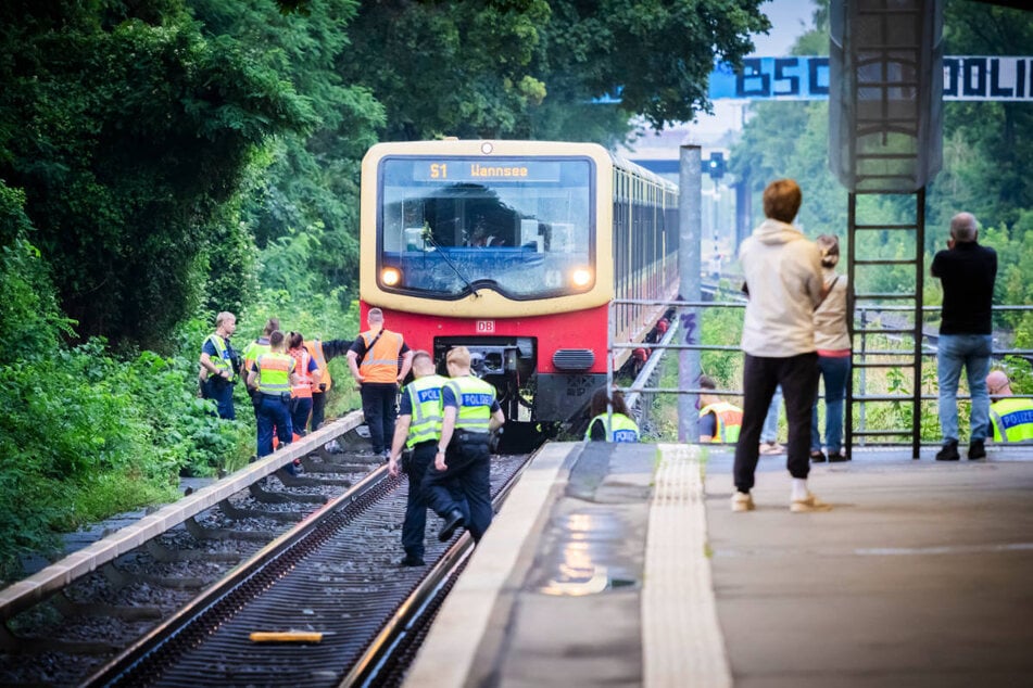 Der Vorfall hat sich kurz vor dem Bahnhof Sundgauer Straße ereignet.