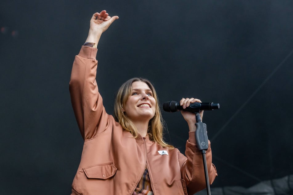 Eva Briegel (46) von der deutschen Pop-Rock-Band "Juli" tritt am Samstag um 21 Uhr auf der Kosmos-Bühne auf.