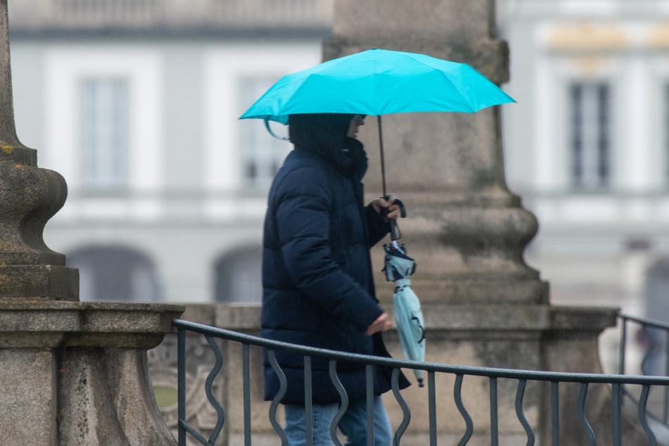 Vor allem im Norden Bayerns sollte man über weite Strecken den Regenschirm in Griffweite behalten.