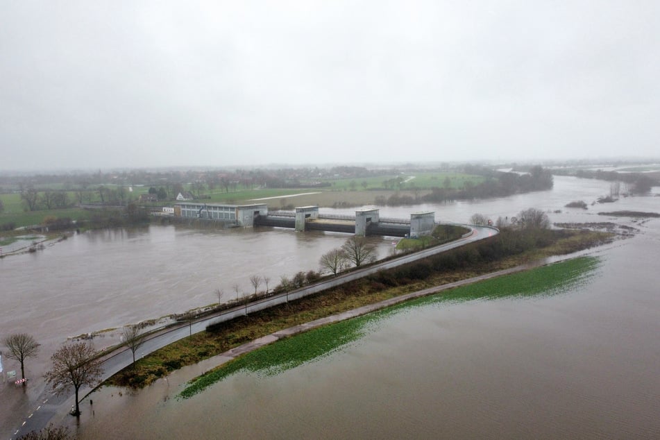 Hochwasser in Niedersachsen: Drei Landkreise bereiten sich auf Katastrophenalarm vor