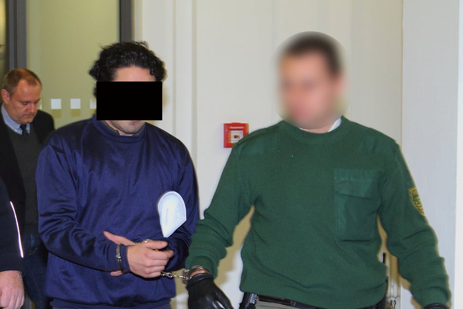 20. November 2012: Der damals 27-jährige Mehmet Ü. (l.) stand wegen versuchten Totschlags vor dem Landgericht.