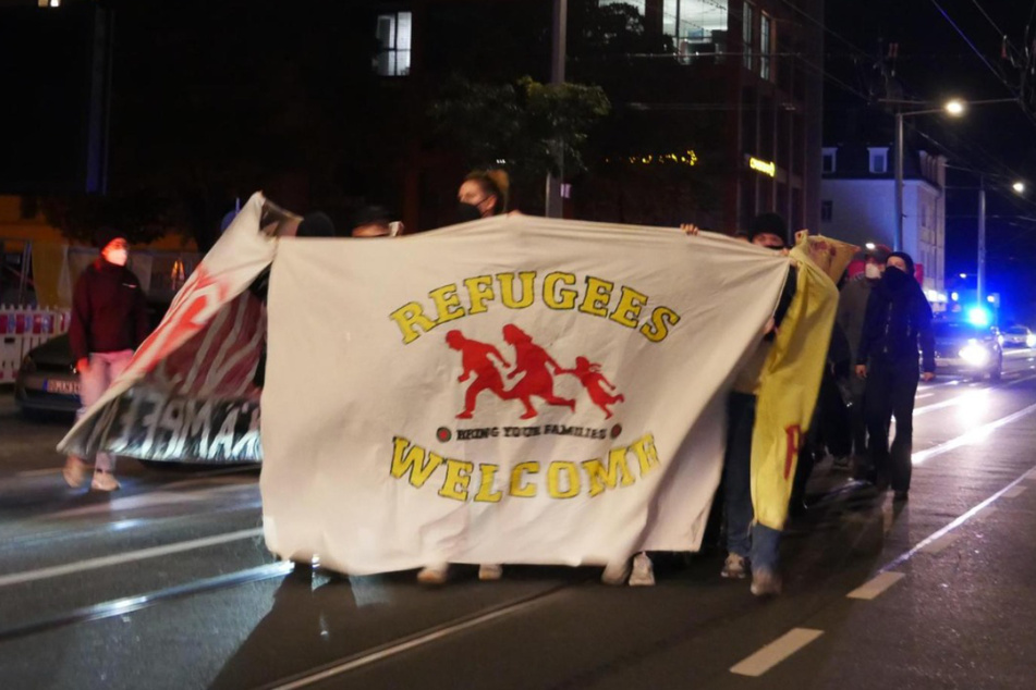 Eine Demonstration bei einer AfD-Veranstaltung hat am Donnerstagabend für einen Polizeieinsatz gesorgt.