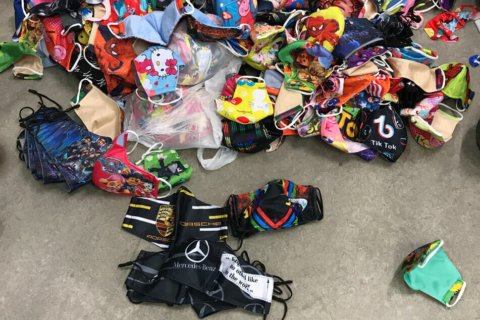 Die Masken hatten laut Polizei eine sehr schlechte Qualität.