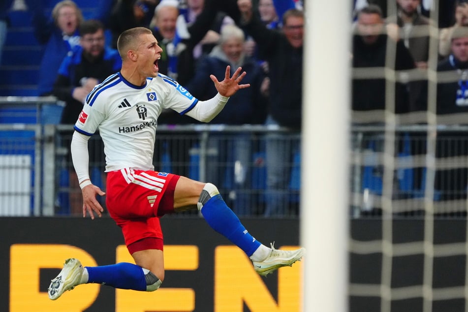 Miro Muheim traf aus 27. Metern zum 1:0 für die Rothosen und versetzte Mannschaft und Stadion in Ekstase.l