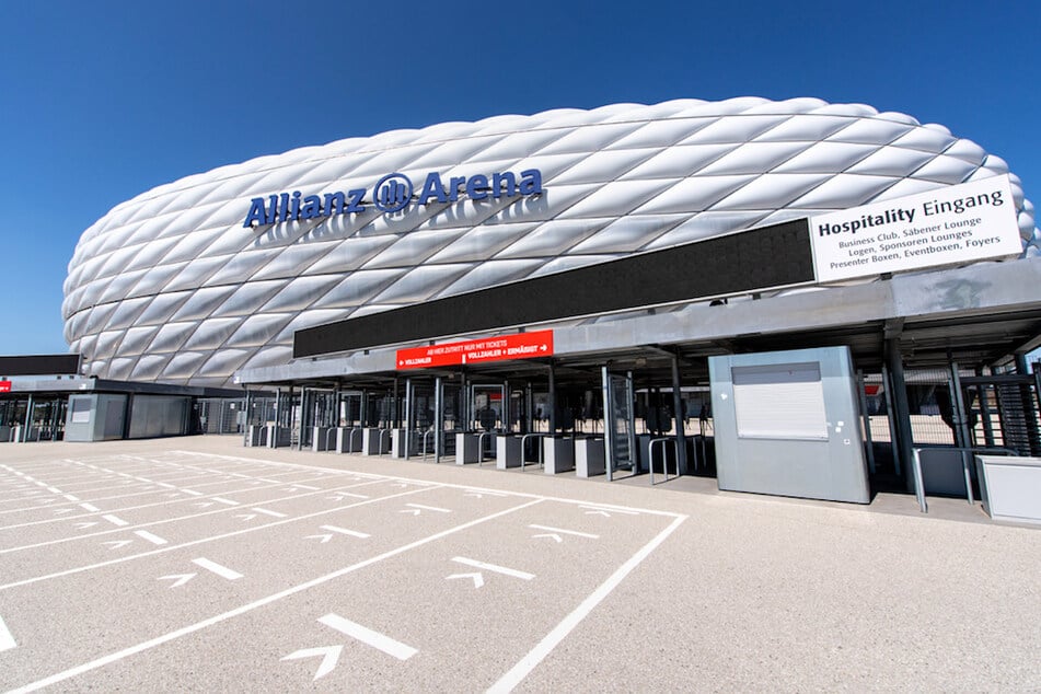 Der Schriftzug Allianz Arena ist an der Fassade des Stadions zu sehen. Die Stadt München bleibt Co-Gastgeber der Fußball-EM.