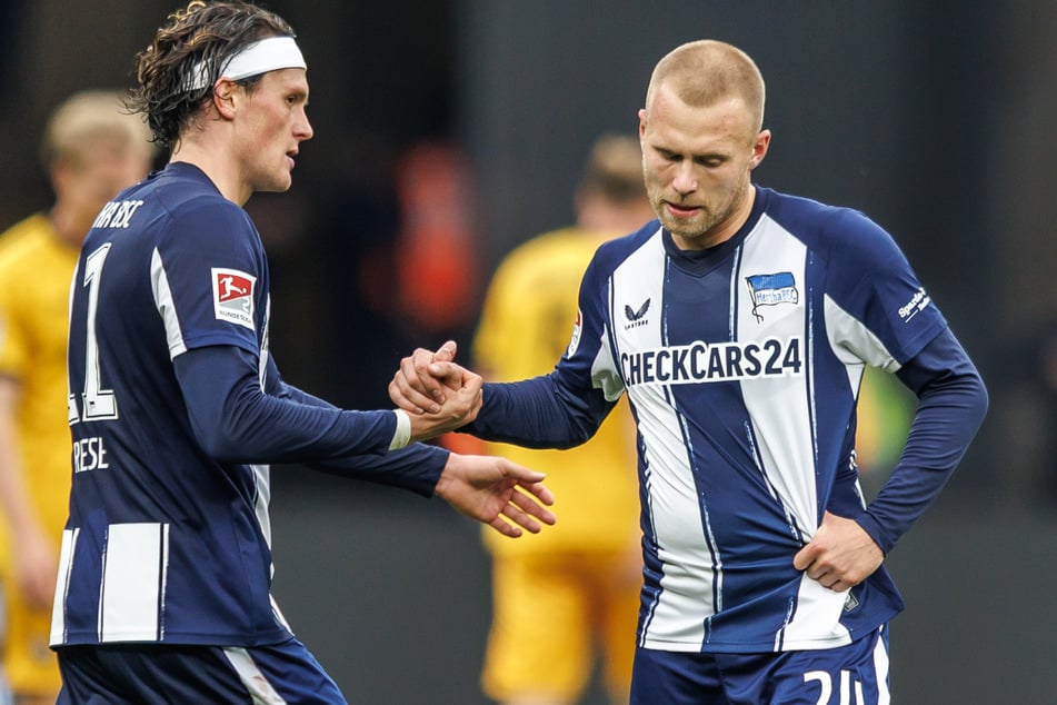 Abklatschen mit dem Ex-Kapitän: Durch den Abgang von Fabian Reese (28, l.) könnte sich die Spielzeit bei Thorsteinsson erhöhen.
