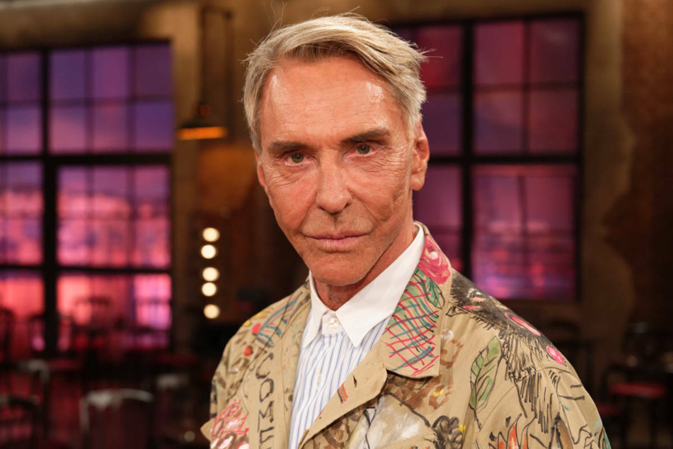 Wolfgang Joop (76) ist der Patenonkel von Nicks Sohn Oscar.