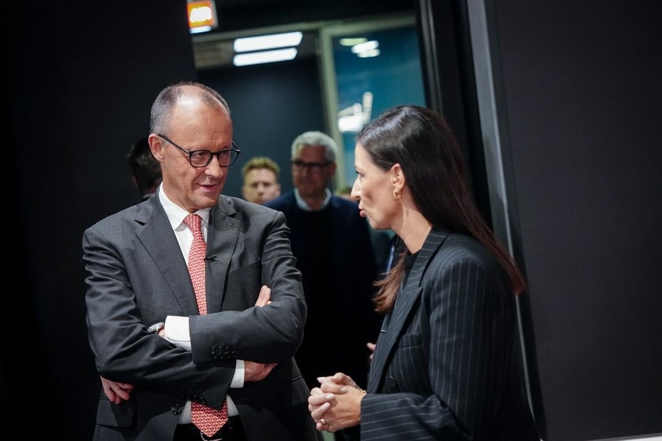 Pinar Atalay (48) wird am 27. August das Format "Am Tisch mit … Friedrich Merz" bei RTL moderieren.