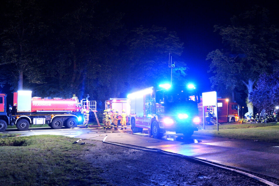 Die Feuerwehr war mit einem Großaufgebot vor Ort.