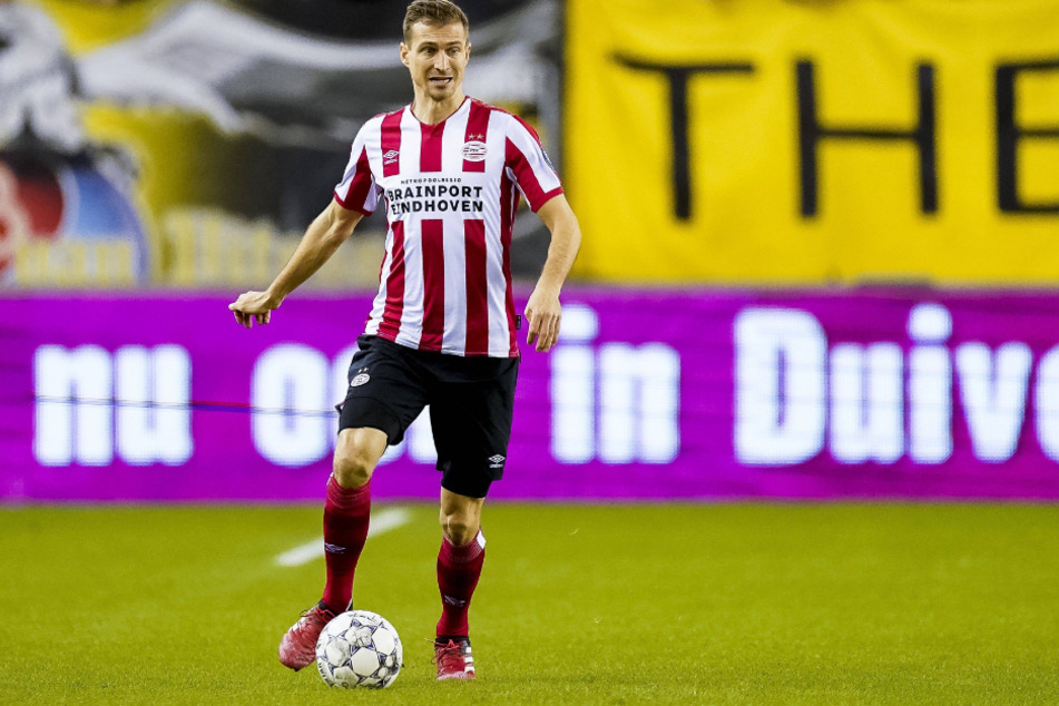 Der Vertrag von Innenverteidiger Daniel Schwaab beim PSV Eindhoven läuft zum Ende der Saison aus.