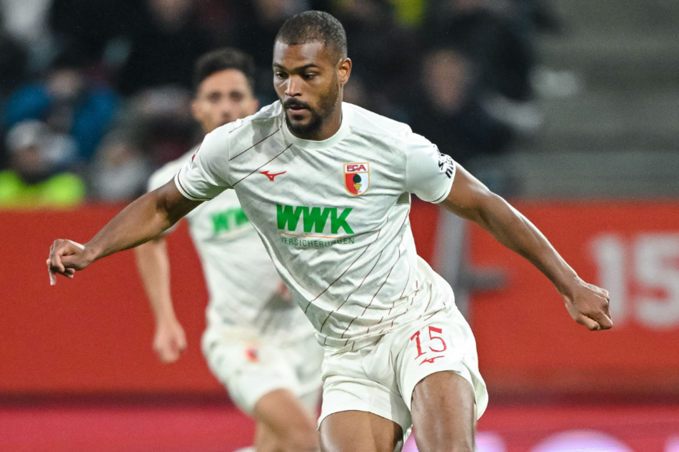 Steve Mounié (30) ist beim FC Augsburg bislang glücklos geblieben.