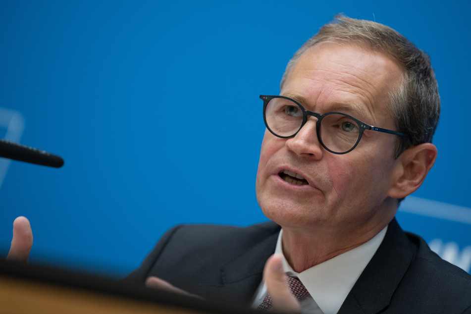 Der Berliner Senat rund um den Regierenden Bürgermeister Michael Müller (56, SPD) kämpft weiter für einen Mietendeckel in der Hauptstadt!