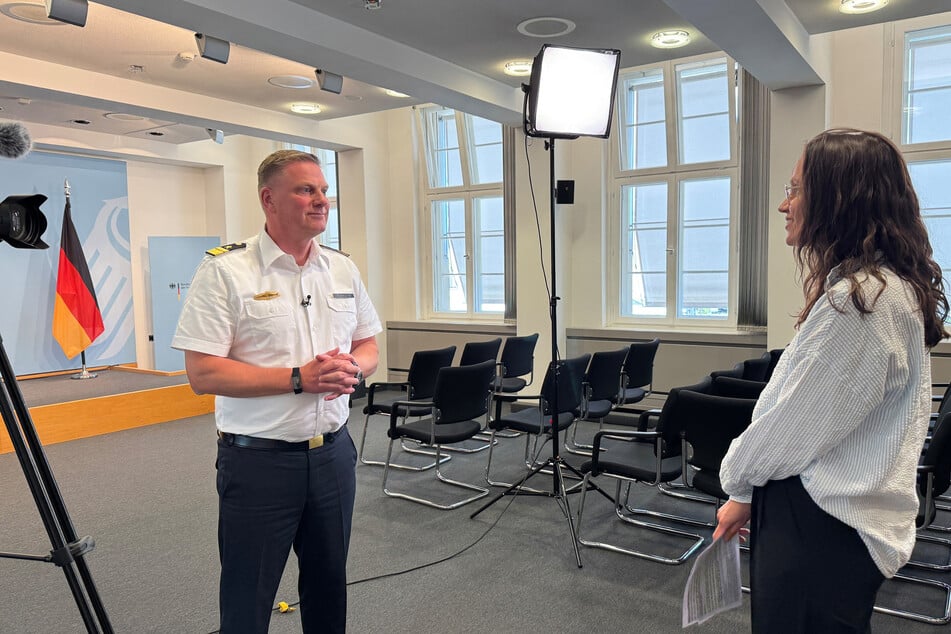 Konteradmiral Axel Schulz weist die Kritik an den Kampagnen der Bundeswehr zurück.