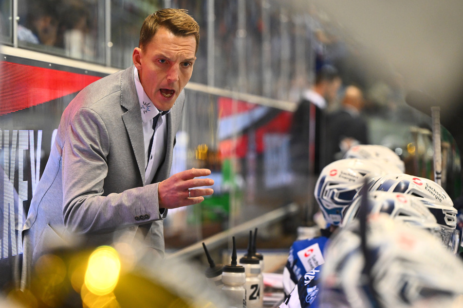 Der neue Cheftrainer der Eislöwen, Petteri Kilpivaara, konnte auch nicht für die Kehrtwende sorgen.