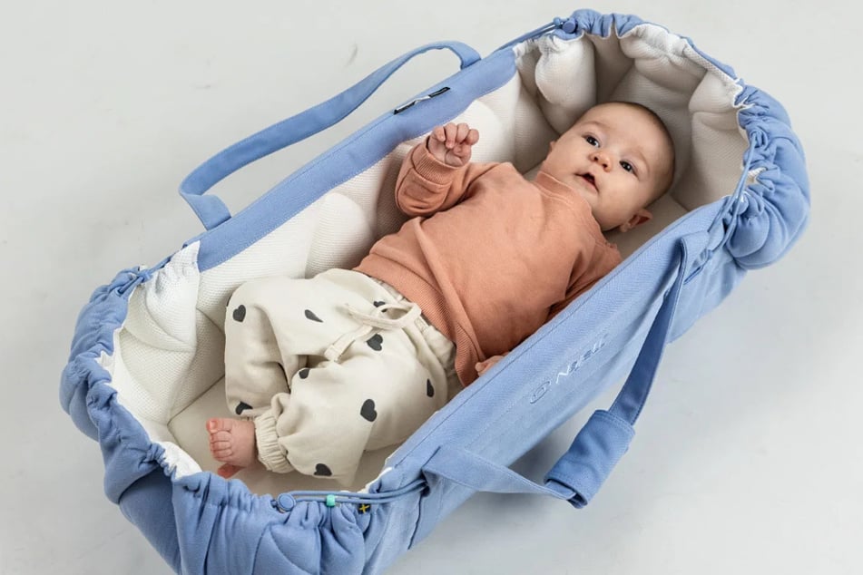 Dieser Trick lässt Babys auch unterwegs friedlich schlafen