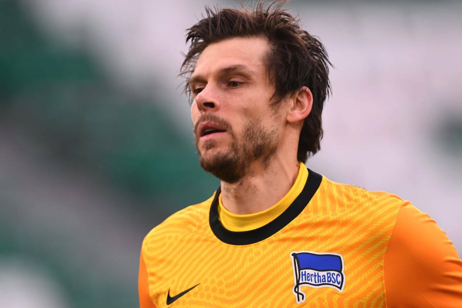 Keeper Rune Jarstein (36) hat sein Arbeitspapier bei Hertha BSC bis 2023 verlängert.