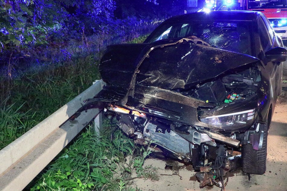 Unfall A3: Betrunkener 29-Jähriger rast auf A3 ungebremst in anderes Auto: Sechs Verletzte!