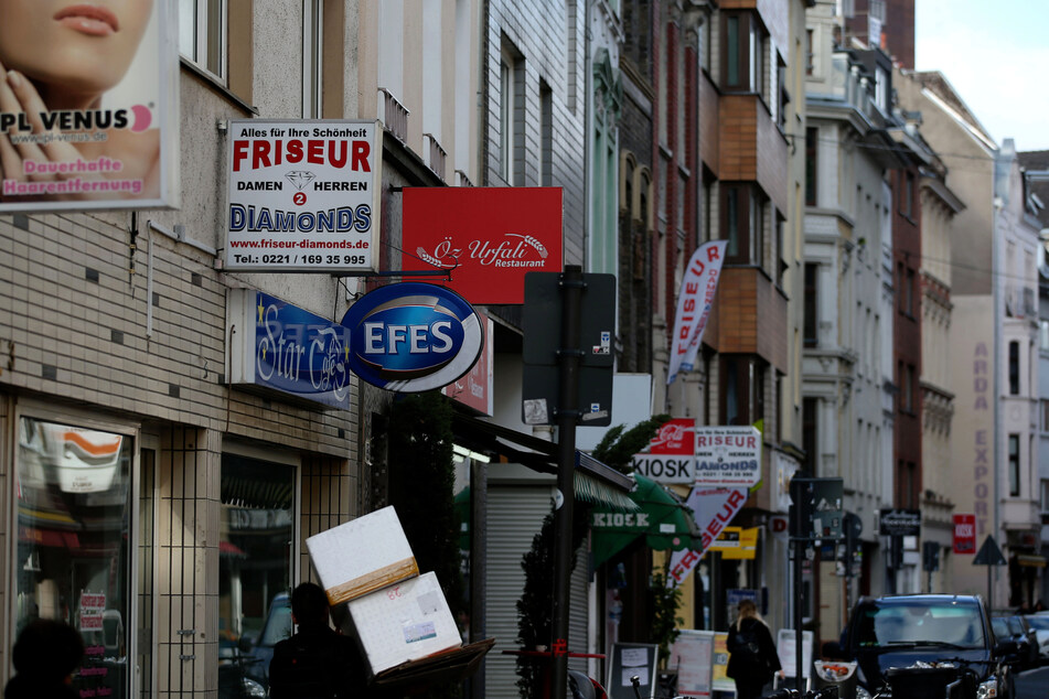 Auf der Weidengasse in der Kölner Innenstadt befinden sich zahlreiche türkische Geschäfte und Restaurants.