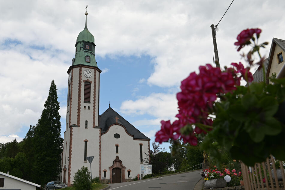 Die evangelische Kirche im Pobershau.