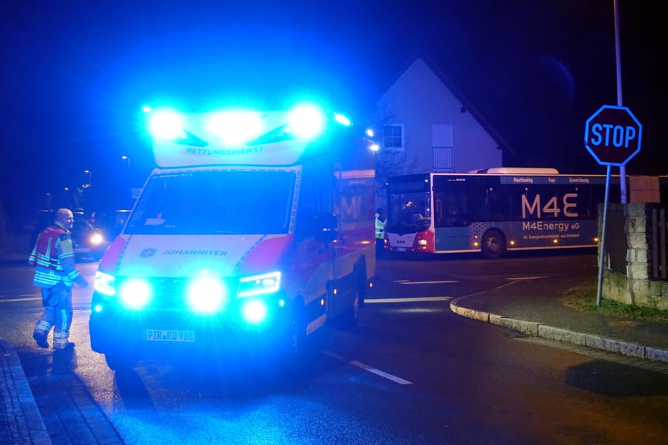 Feuerwehr, Polizei und Rettungsdienst waren vor Ort im Einsatz.