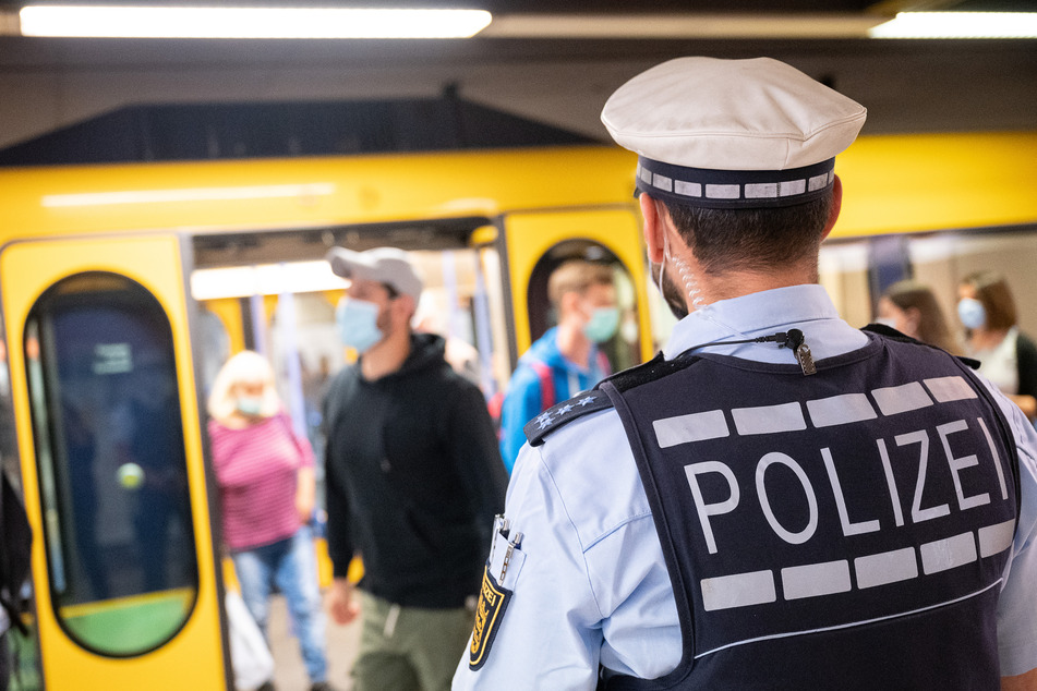 In einer S-Bahn in Warnemünde gab es eine Auseinandersetzung, in deren Verlauf ein betrunkener Mann auf einen 15-Jährigen losging. (Symbolfoto)