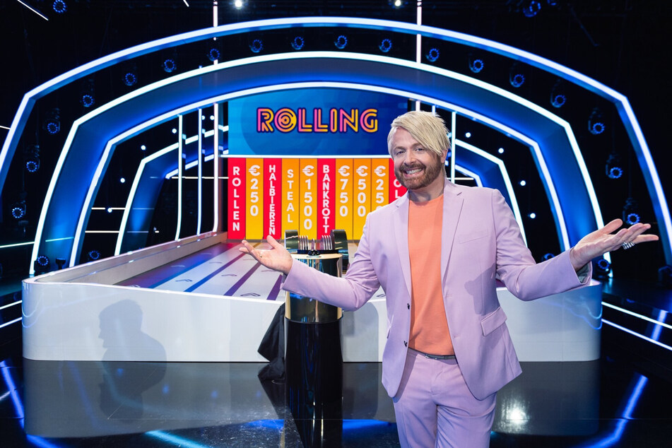 Ross Antony moderiert die Quizshow. Die Sendung mit Thomas Majka wurde als zehnte Episode der ersten Staffel am vergangenen Dienstag ausgestrahlt. Wer mag, kann die Folge in der Mediathek noch nachschauen.
