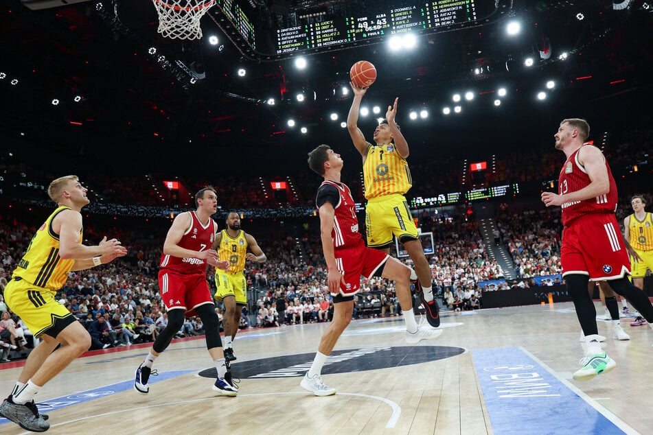 Das zweite Spiel in der Finalserie gegen Bayern München entschied Alba Berlin überraschend für sich.
