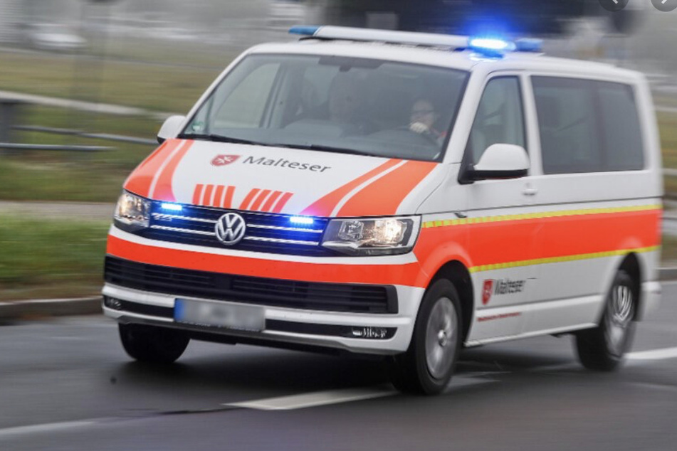 Die Blutung der Wunde konnte von den beiden Freunden nicht gestoppt werden. (Symbolbild)