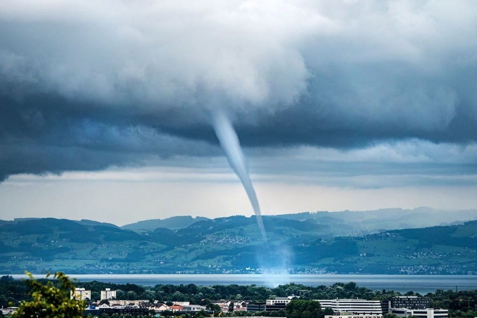 Immer mal wieder fegen sogenannte Wasserhosen über den Bodensee. (Archivfoto)