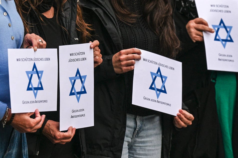Die Parteien haben sich auf ein konsequentes Vorgehen gegen Antisemitismus, jegliche Form von Rassismus und Queerfeindlichkeit geeinigt. (Symbolfoto)