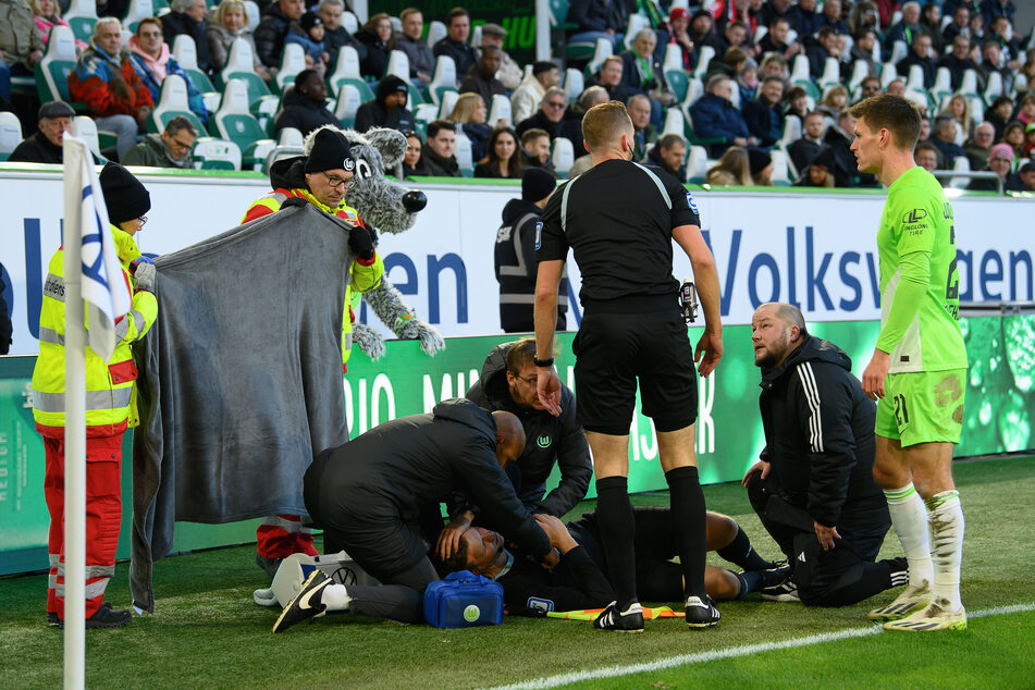 Schiedsrichter-Assistent Thorben Siewer konnte verletzungsbedingt nicht weitermachen.