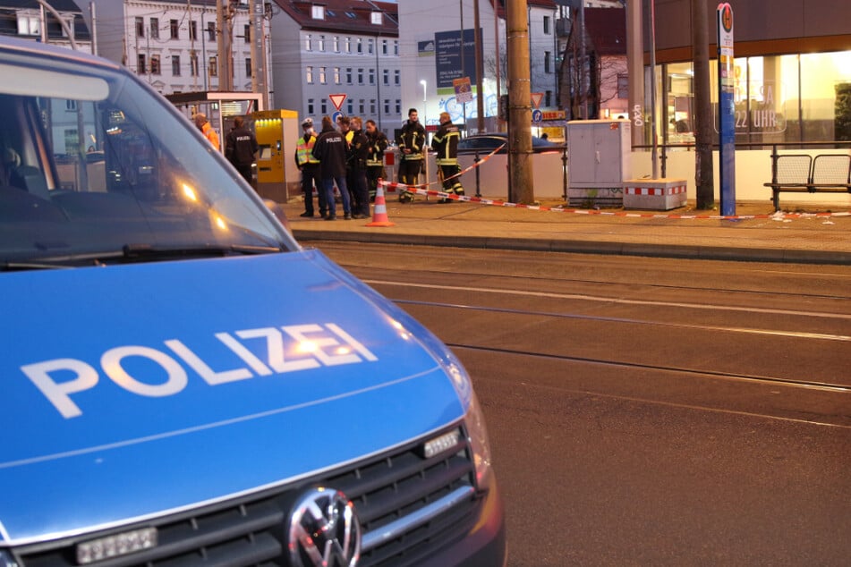 Leipzig: Blutige Attacke in Leipziger Straßenbahn: Polizeieinsatz am Adler