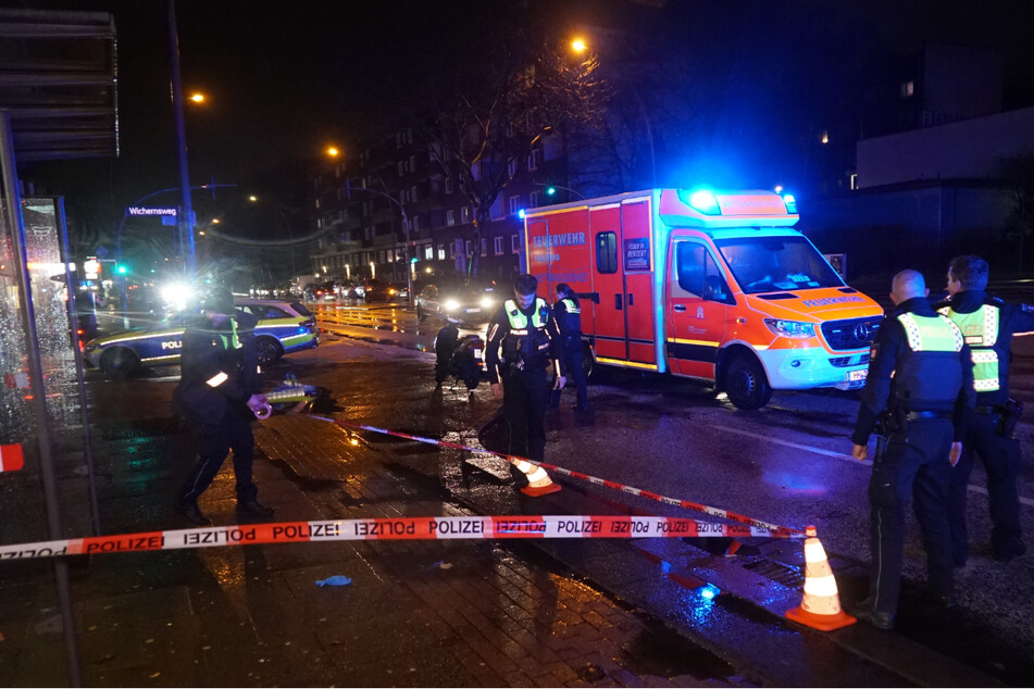 An einer Bushaltestelle im Hamburger Staddtteil Hamm wurde der Verletzte gefunden.