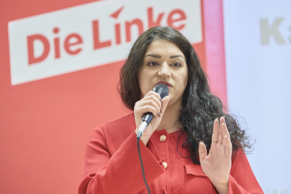 Cansu Özdemir (36) ist Spitzenkandidatin der Linken für die Bürgerschaftswahl in Hamburg. (Archivbild)