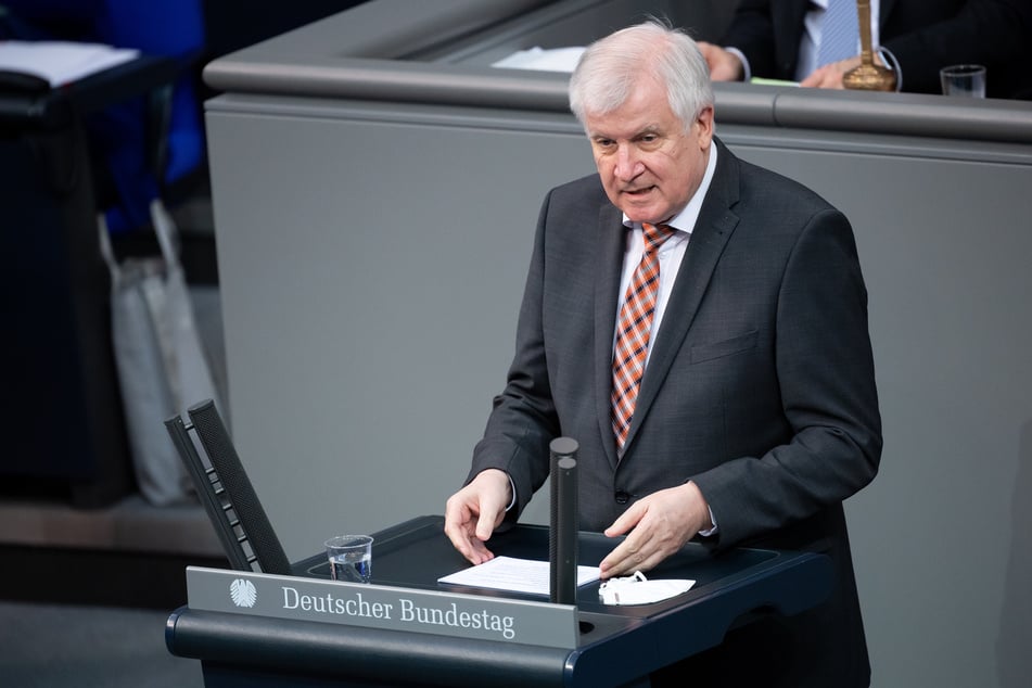 Bundesinnenminister Horst Seehofer (71, CSU) will Reisen aus und nach Deutschland nicht generell verbieten.