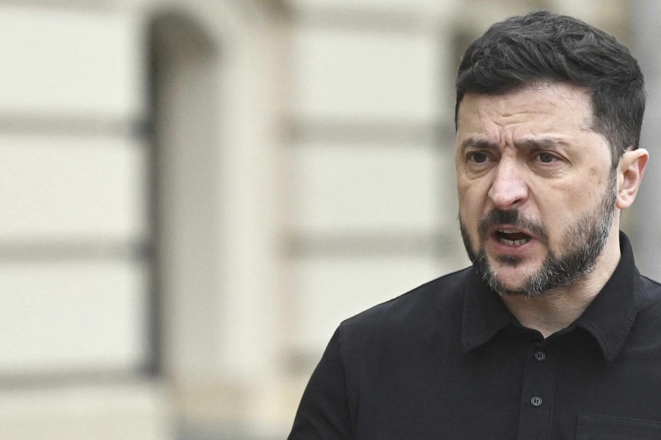 Trump is still pushing big land concessions from Ukraine, says Zelensky: "Why doesn't the other side pull back?"