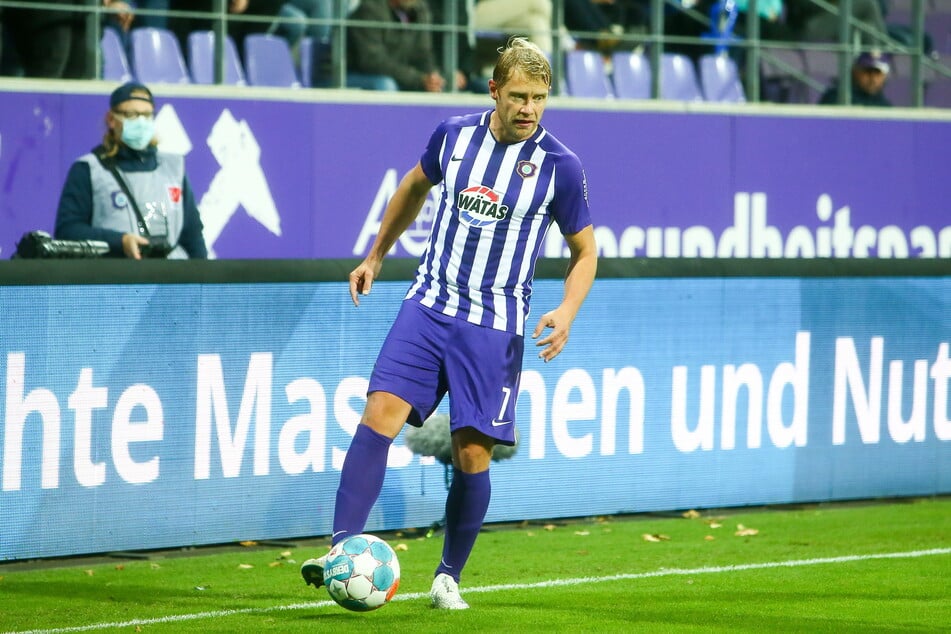280 Punktspiele für Aue in neun Spielzeiten, mit 45 Toren in der Meisterschaft und drei im DFB-Pokal Rekordschütze nach der Wende: Jan Hochscheidt (34) war einer der besten Kicker, den der FCE je in seinen Reihen hatte.