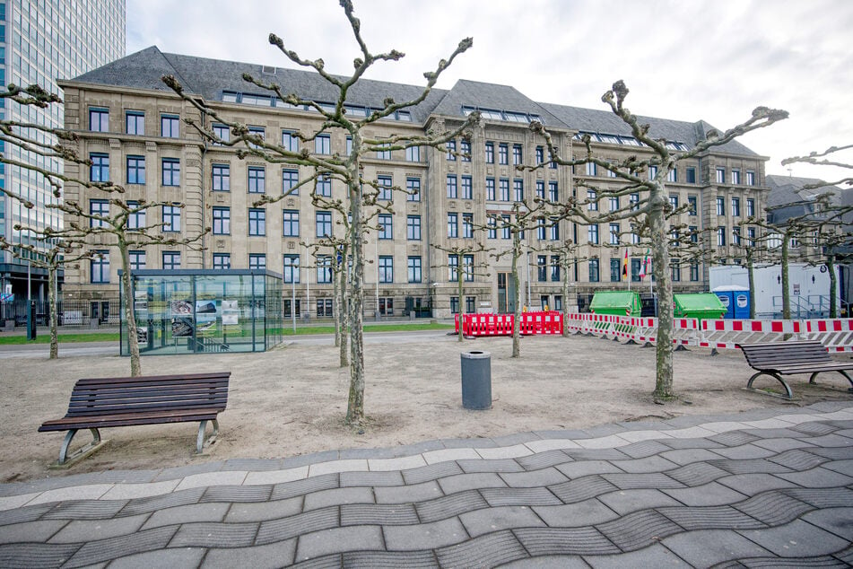 Die NRW-Staatskanzlei mit Sitz in Düsseldorf wird seit Jahren saniert.