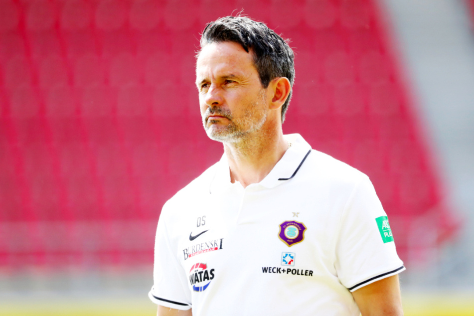 Aue-Coach Dirk Schuster wünscht sich mehr Ostklubs in der 2. Liga.