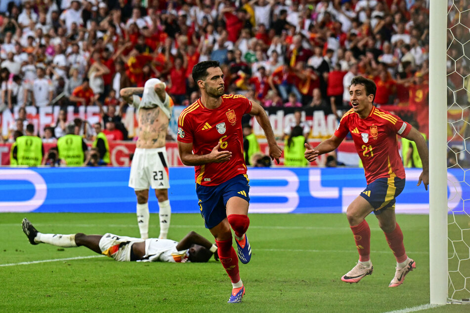 Mikel Merino (28, v.) stürzte EM-Gastgeber Deutschland mit seinem Knock-out in der Verlängerung ins Tal der Tränen.