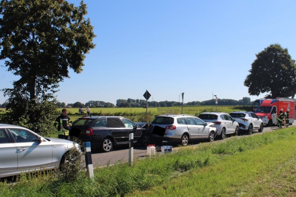 35-Jährige verursacht Karambolage auf Bundesstraße: Zwei Personen verletzt