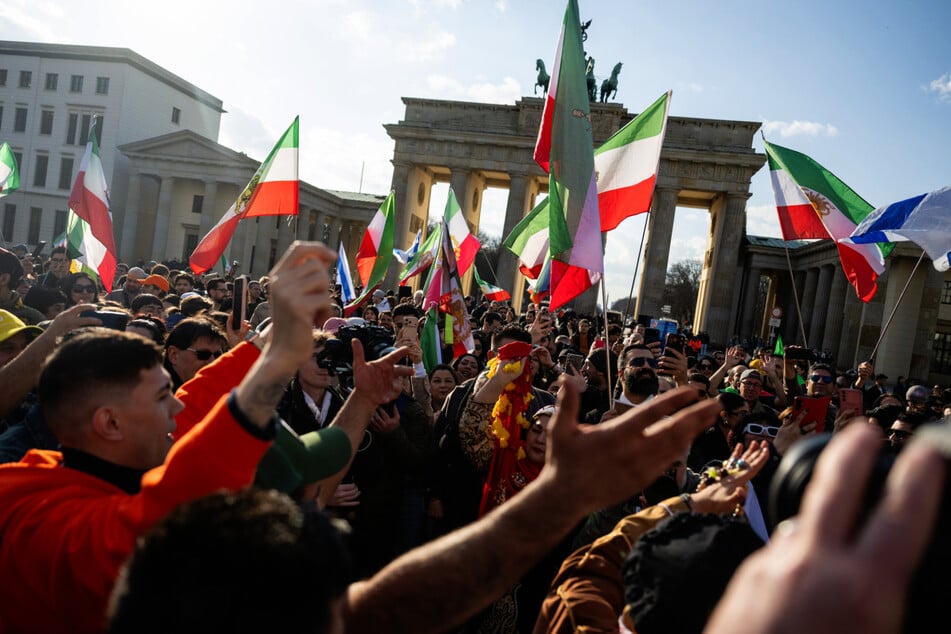 Vor dem Brandenburger Tor herrschte ausgelassene Stimmung.