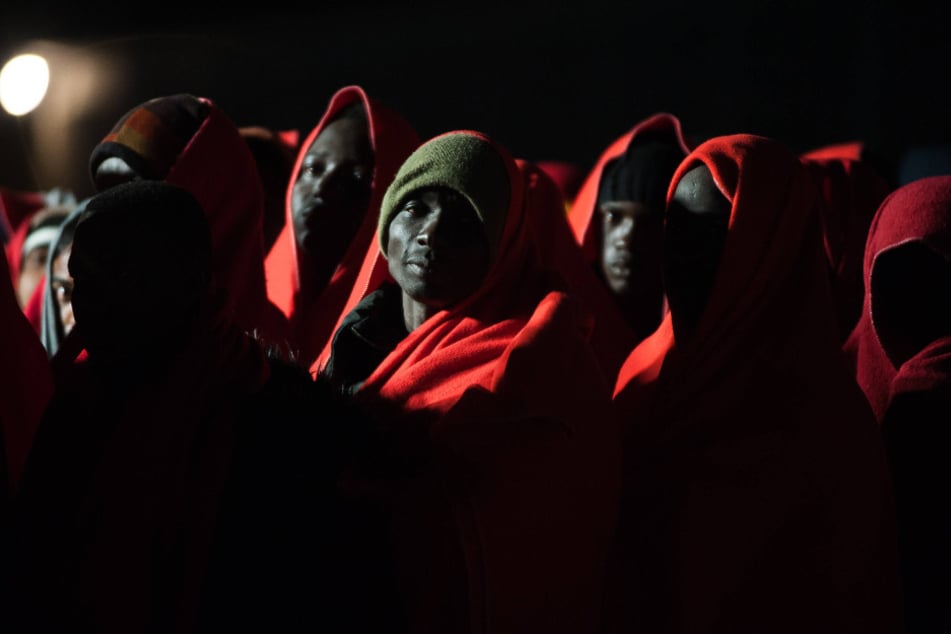 Über das Mittelmeer kamen diese Männer nach Europa. Mit der Reform ihres Asylrechts will die EU die Zahl unrechtmäßiger Einreisen stoppen.