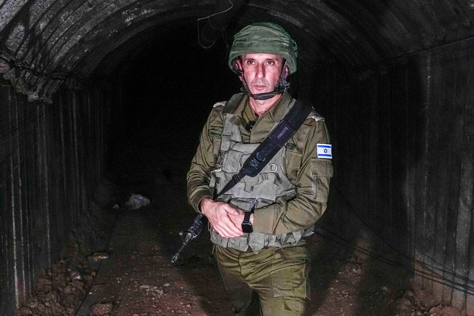 Zwei der von der Hamas entführten thailändischen Geiseln sind laut Angaben von Israels Armeesprecher Daniel Hagari (48) tot.