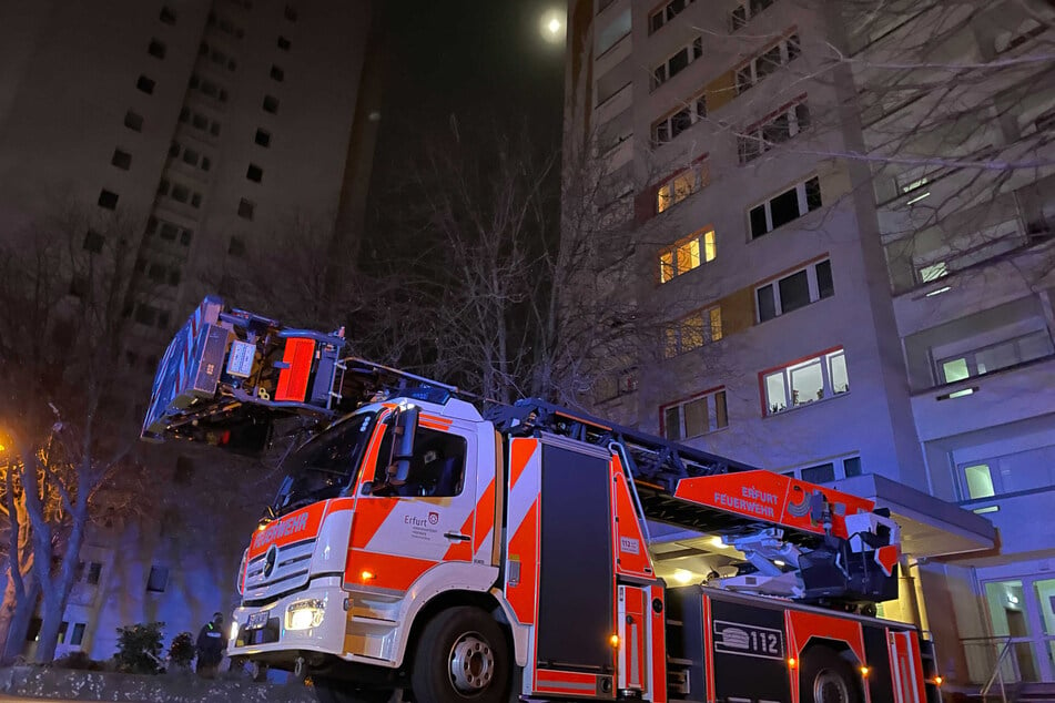 Wohnungsbrand in Erfurt: Kaninchen stirbt, Bewohner im Krankenhaus