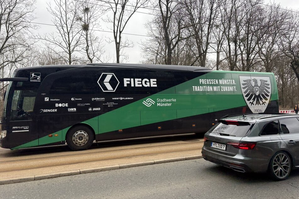 Das Team vom SC Preußen Münster ist am Stadion angekommen.
