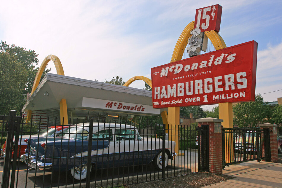 Eines der ersten McDonald's-Restaurants eröffnete am 15. April 1955 in Illinois. Heute ist dort ein Museum.